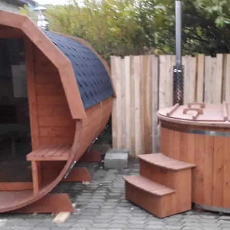 Ardennes For 21 Guests * Ставело